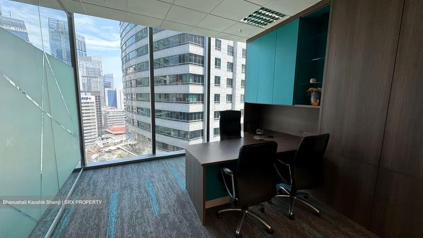 PLUS (D1), Office #594480141